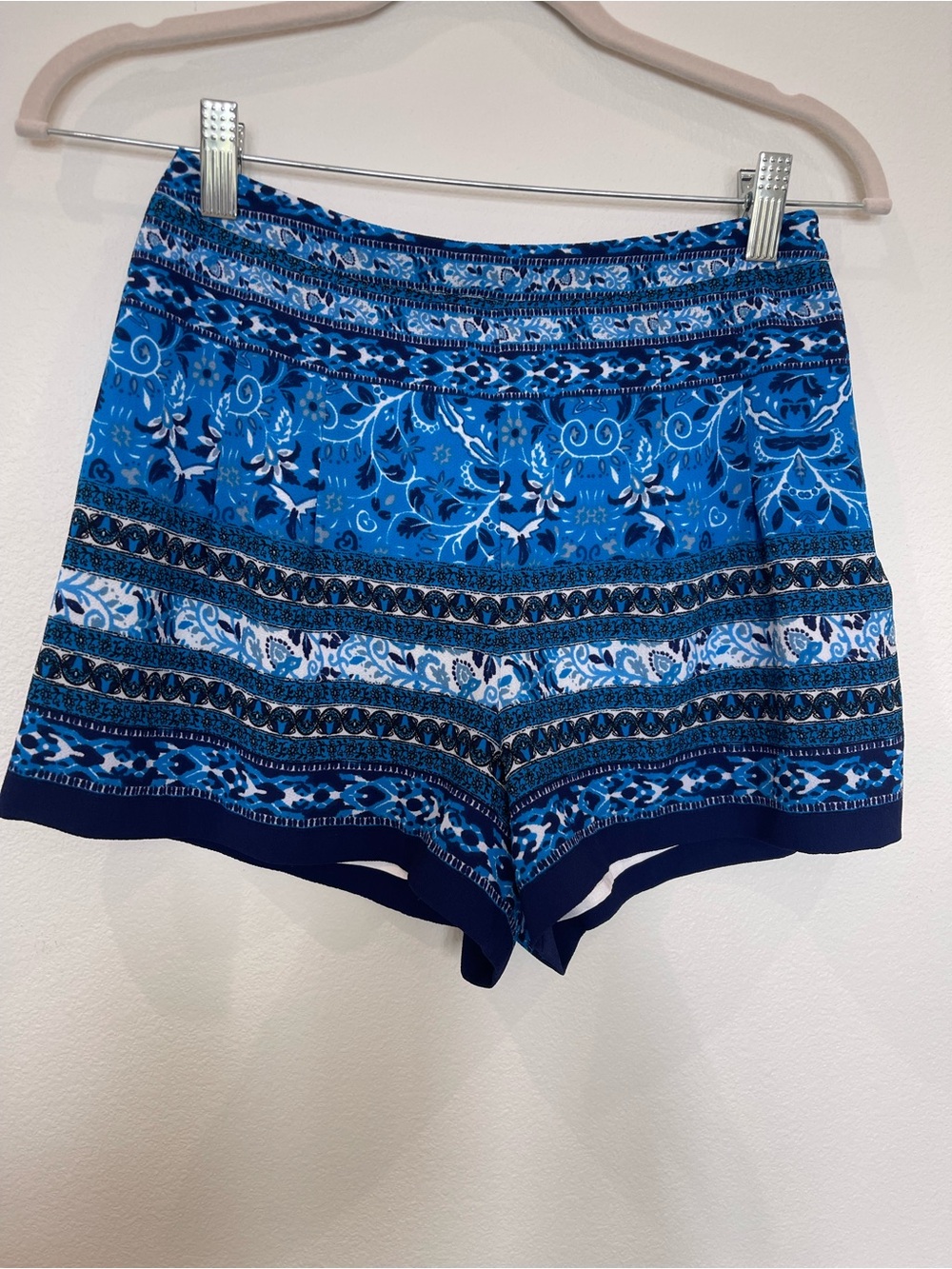 Gianni Bini Blue Patterned High-Waist Shorts
